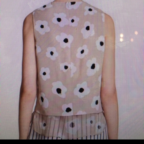 Kate Spade sleeveless floral top w/ silk under layer - Picture 3 of 8